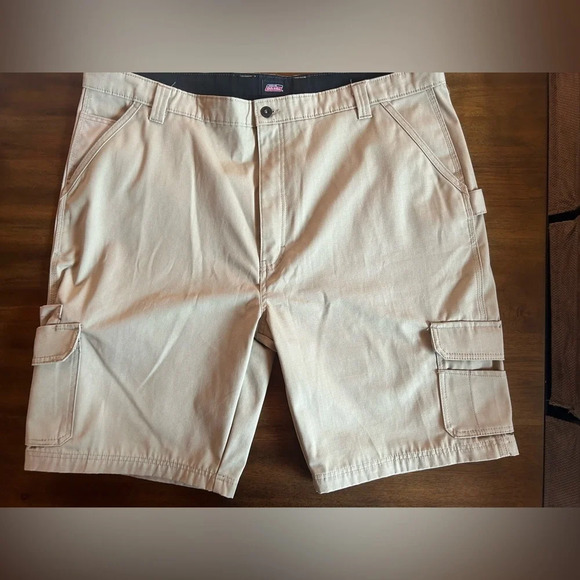 Dickies Other - Dickies Rip Stop Khaki Shorts Size 44